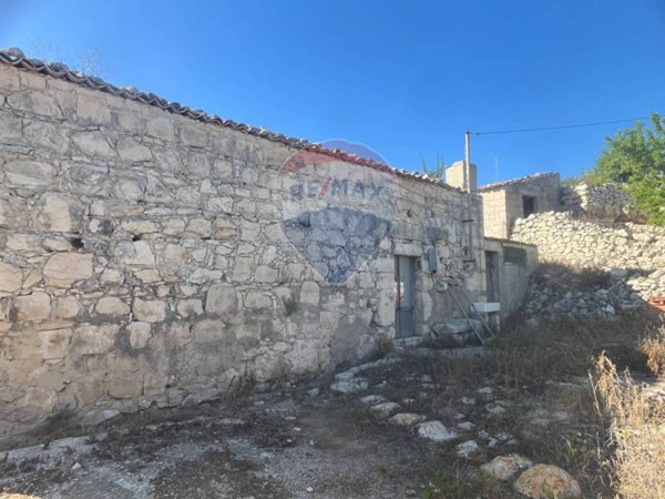 casa indipendente in vendita a Ragusa in zona San Giacomo / Bellocozzo