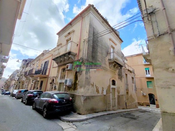 casa indipendente in vendita a Ragusa in zona Ibla