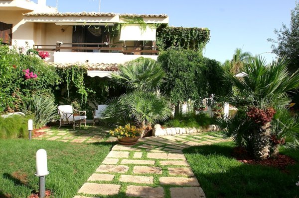 casa indipendente in vendita a Ragusa in zona Marina