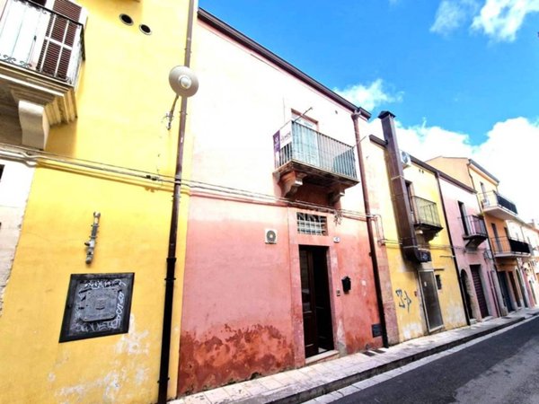 casa indipendente in vendita a Ragusa in zona Ibla