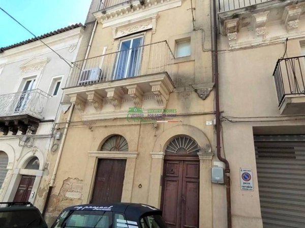 casa indipendente in vendita a Ragusa in zona Ibla