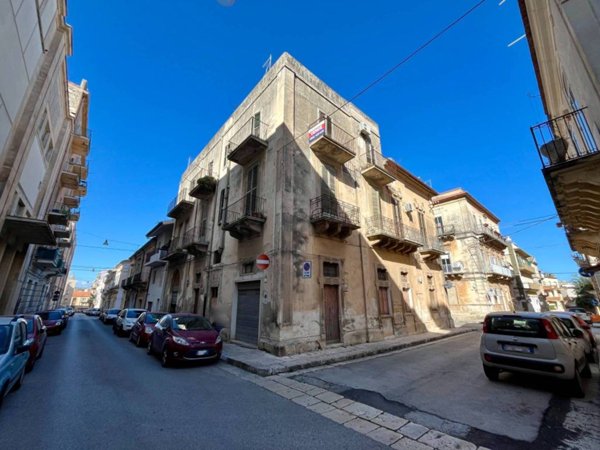 casa indipendente in vendita a Ragusa in zona Ragusa Centro