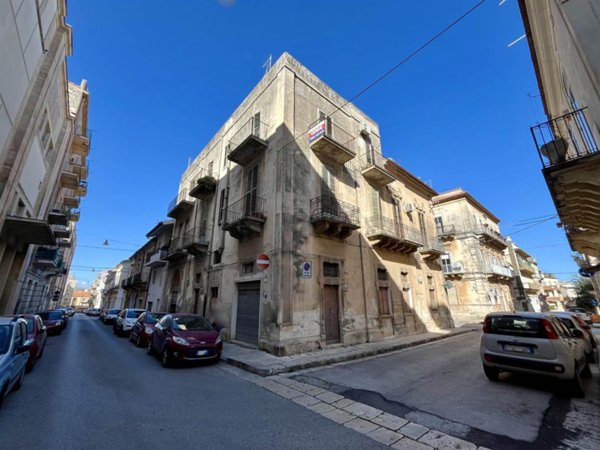 casa indipendente in vendita a Ragusa in zona Ibla
