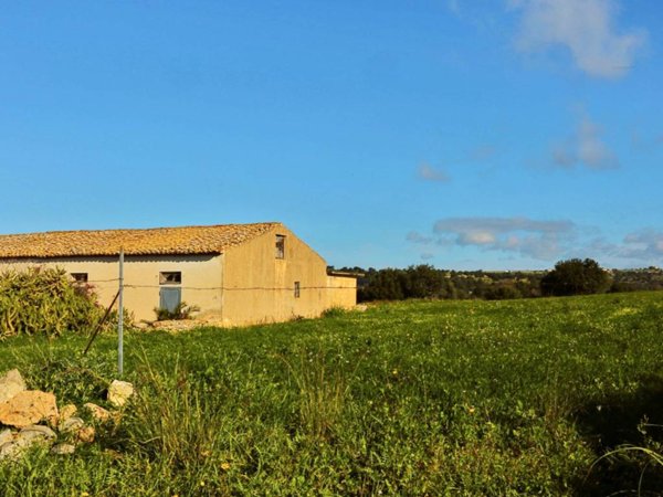 casa indipendente in vendita a Ragusa in zona Marina