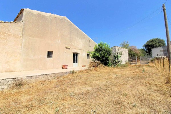 casa indipendente in vendita a Ragusa