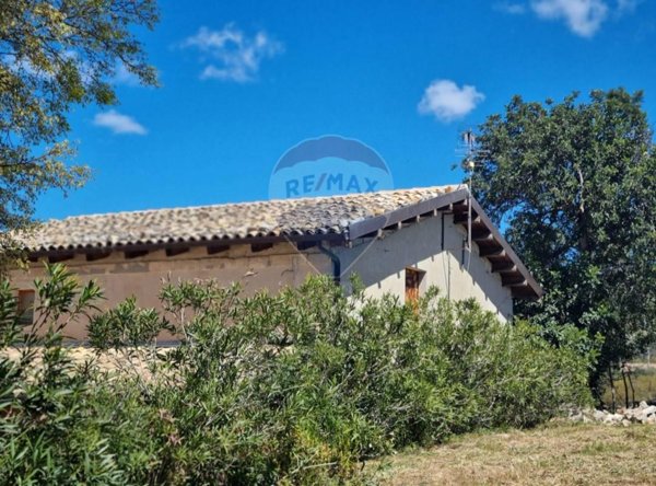 casa indipendente in vendita a Ragusa in zona San Giacomo / Bellocozzo