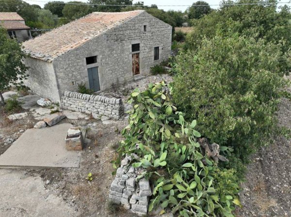 casa indipendente in vendita a Ragusa in zona Ragusa Centro