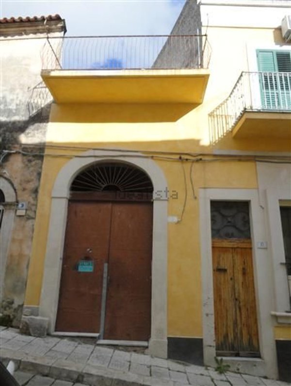 casa indipendente in vendita a Ragusa