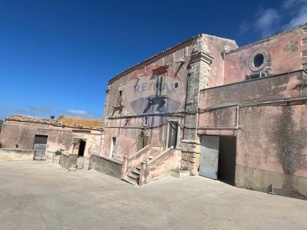casa indipendente in vendita a Ragusa in zona Ragusa Centro