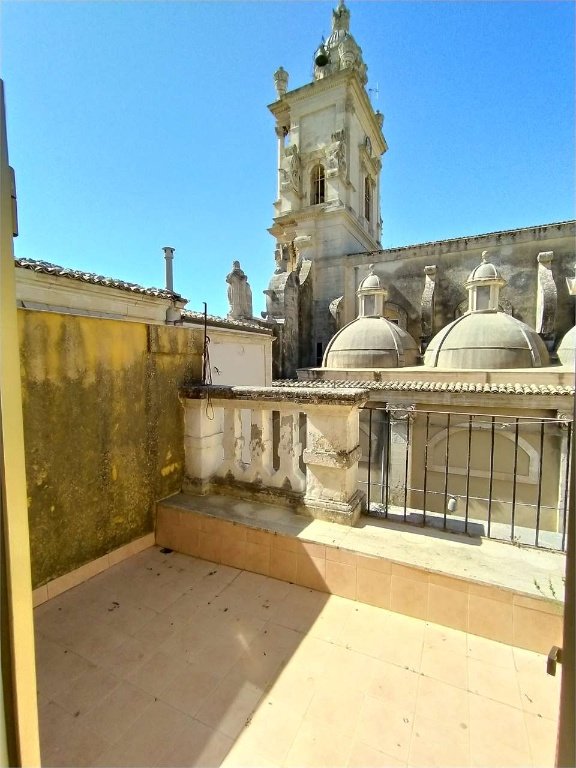 casa indipendente in vendita a Ragusa in zona Ragusa Centro