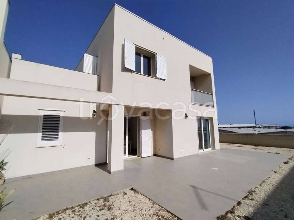 casa indipendente in vendita a Ragusa in zona Marina