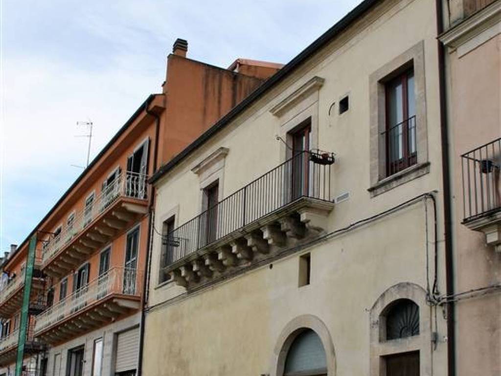 casa indipendente in vendita a Ragusa in zona Ibla
