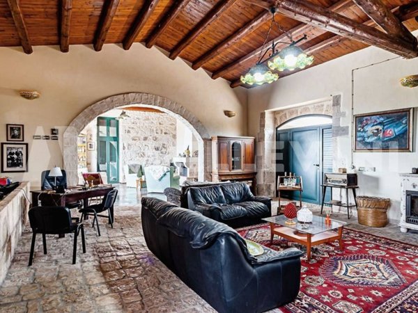 casa indipendente in vendita a Ragusa in zona Marina