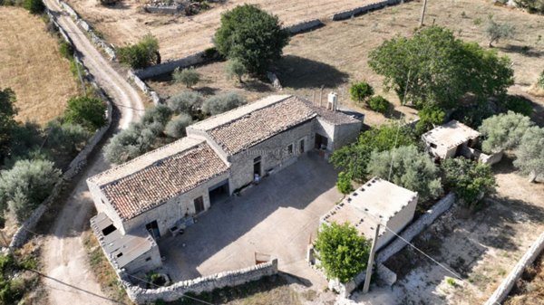 casa indipendente in vendita a Ragusa