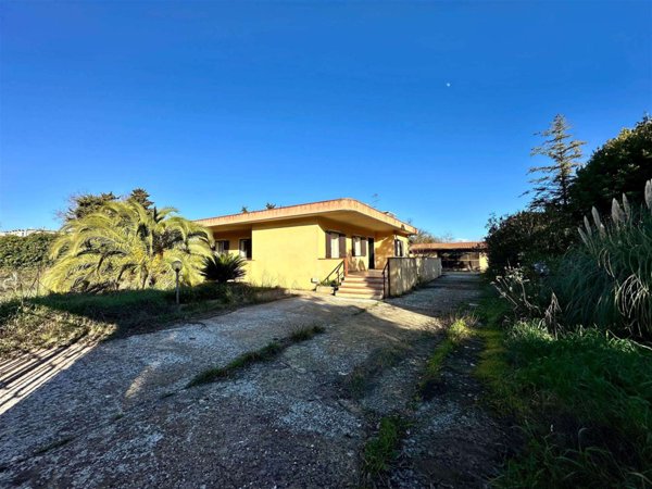 casa indipendente in vendita a Ragusa