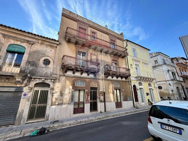 casa indipendente in vendita a Ragusa