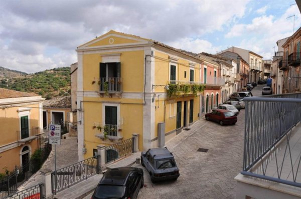 appartamento in vendita a Ragusa in zona Ibla
