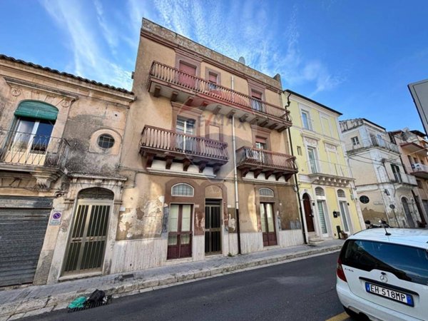 casa indipendente in vendita a Ragusa in zona Ibla