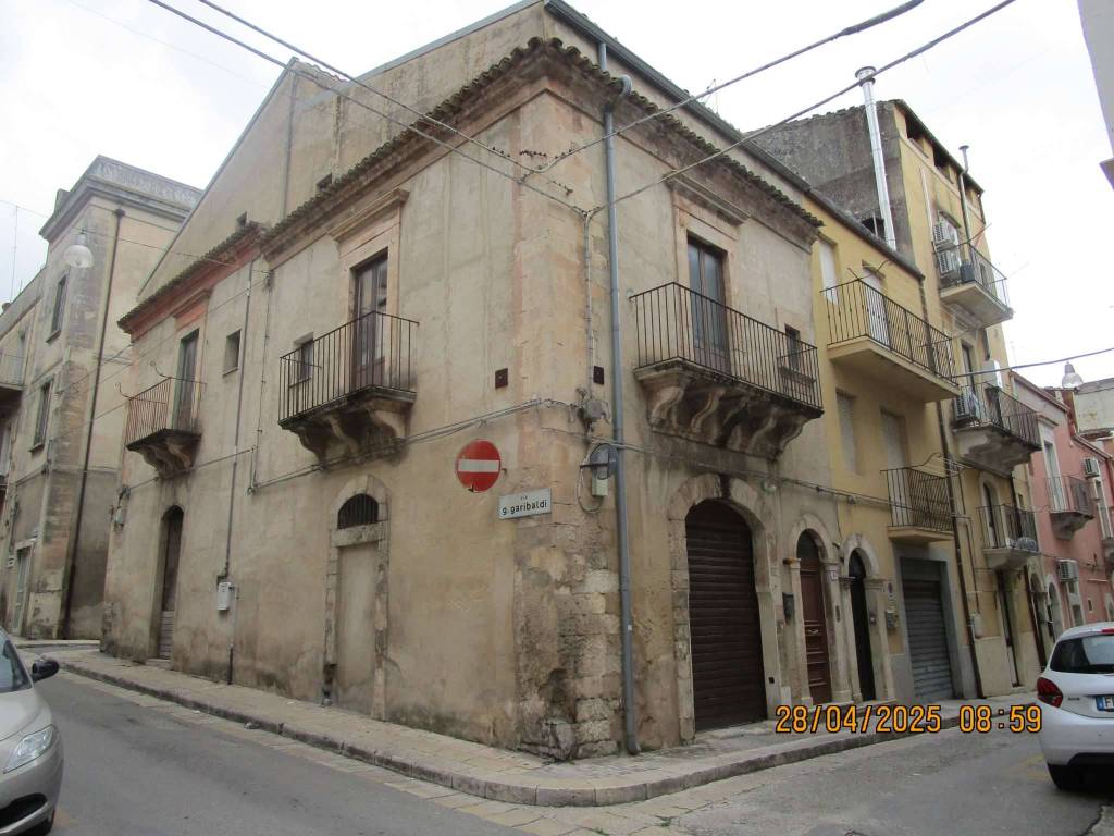 casa indipendente in vendita a Ragusa in zona Ragusa Centro