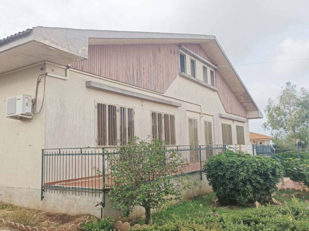 casa indipendente in vendita a Ragusa in zona Marina