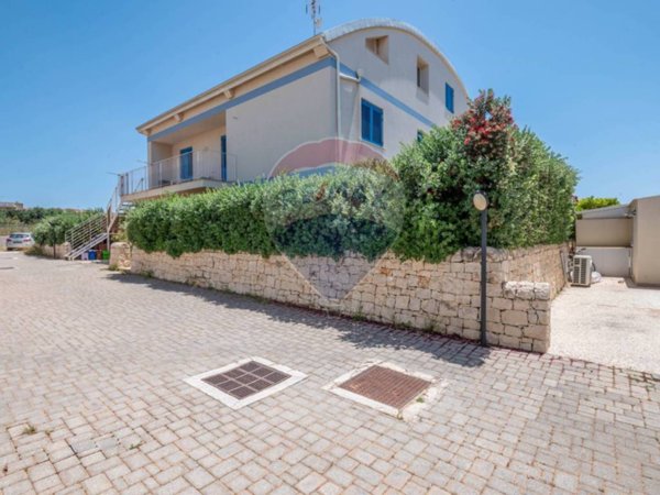 casa indipendente in vendita a Ragusa in zona Marina