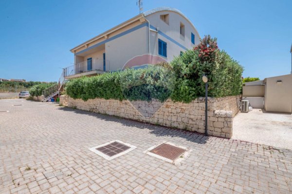 casa indipendente in vendita a Ragusa in zona Marina