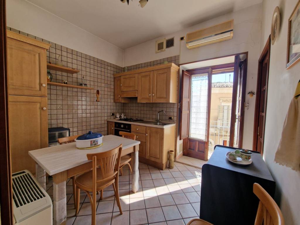 casa indipendente in vendita a Ragusa in zona Ragusa Centro