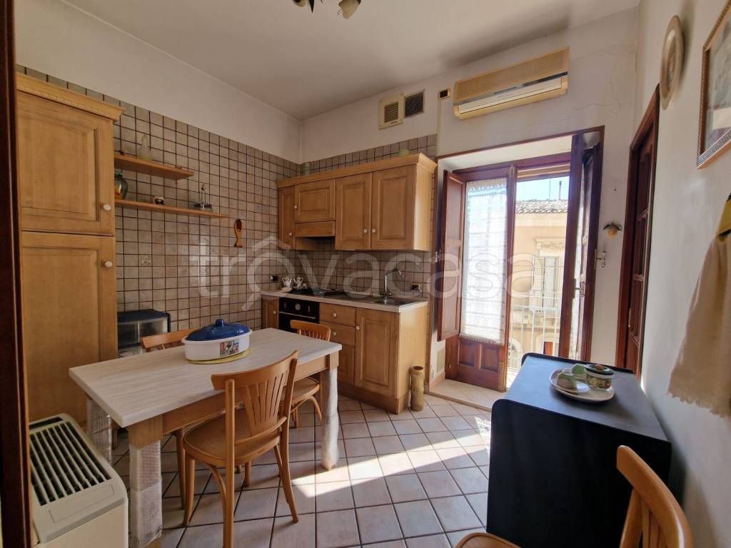 casa indipendente in vendita a Ragusa in zona Ragusa Centro