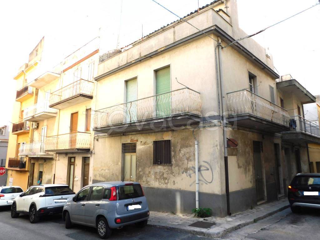 casa indipendente in vendita a Ragusa in zona Ragusa Centro