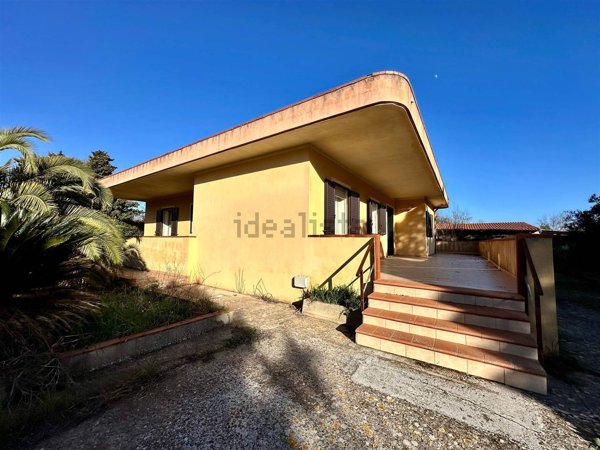 casa indipendente in vendita a Ragusa