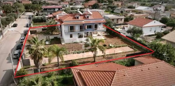 casa indipendente in vendita a Ragusa in zona Marina