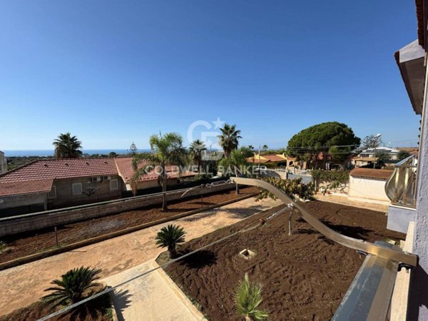 casa indipendente in vendita a Ragusa in zona Marina