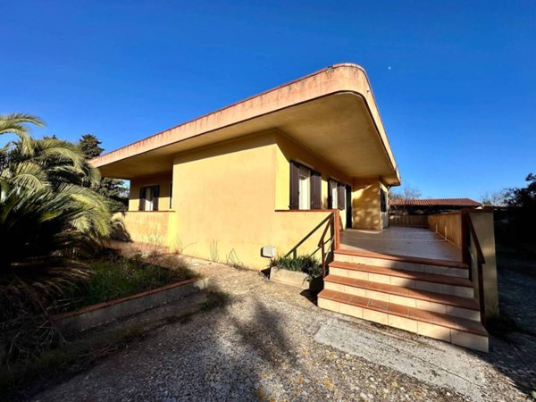 casa indipendente in vendita a Ragusa