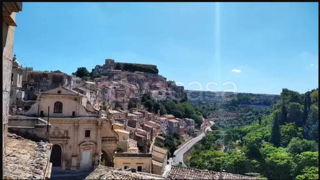 casa indipendente in vendita a Ragusa in zona Ibla