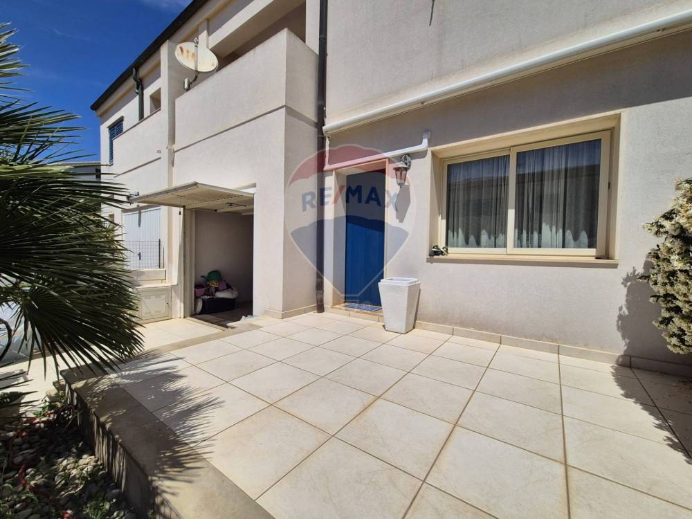 casa indipendente in vendita a Ragusa in zona Marina
