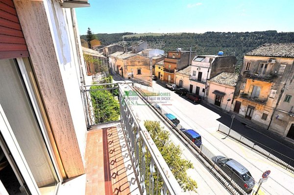 casa indipendente in vendita a Ragusa in zona Ibla