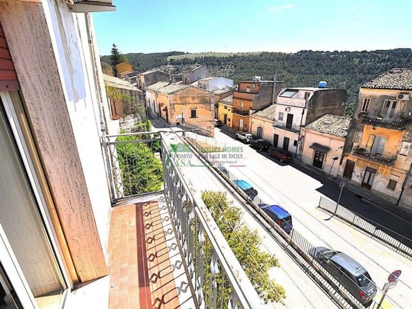 casa indipendente in vendita a Ragusa in zona Ibla
