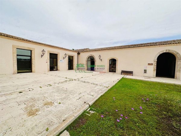 casa indipendente in vendita a Ragusa