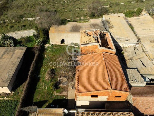 casa indipendente in vendita a Ragusa