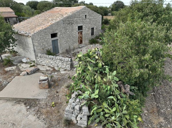casa indipendente in vendita a Ragusa in zona Ragusa Centro