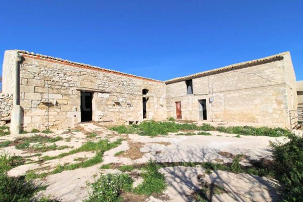 casa indipendente in vendita a Ragusa