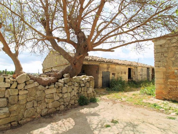 casa indipendente in vendita a Ragusa in zona Ibla
