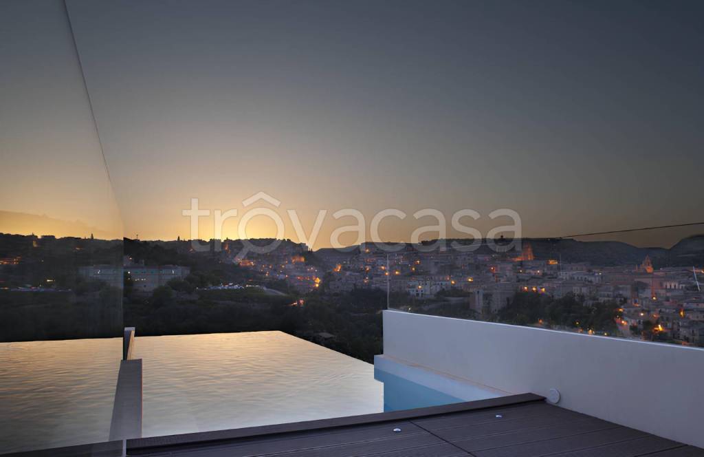 casa indipendente in vendita a Ragusa in zona Ibla
