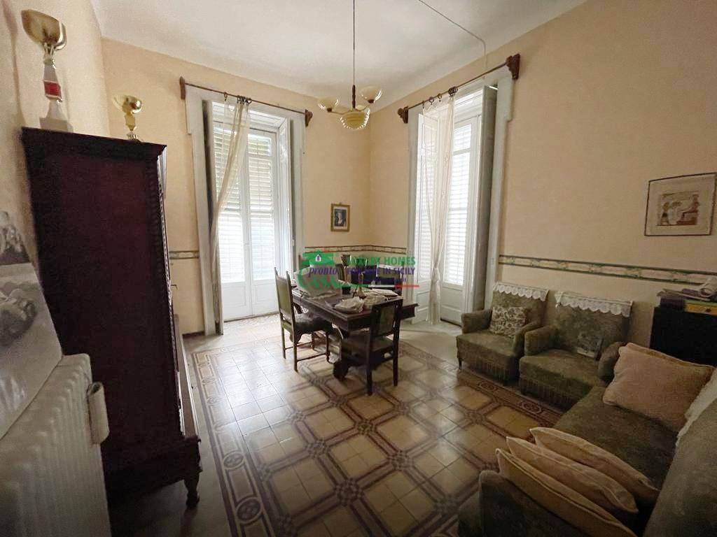 intera palazzina in vendita a Ragusa in zona Ibla
