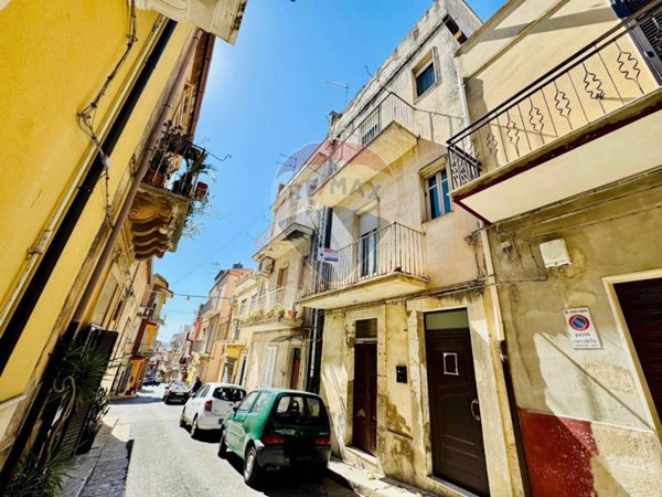 casa indipendente in vendita a Ragusa in zona Ibla
