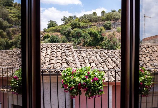 casa indipendente in vendita a Ragusa in zona Ibla