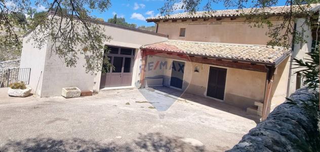 casa indipendente in vendita a Ragusa in zona San Giacomo / Bellocozzo