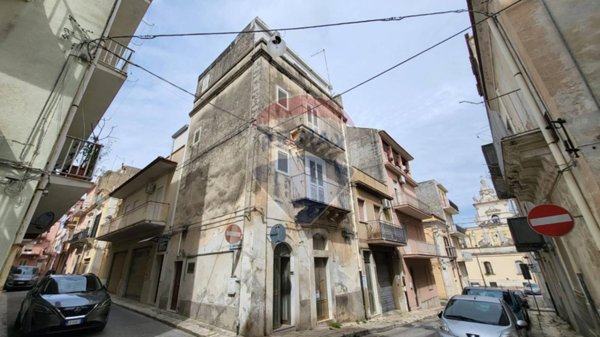 casa indipendente in vendita a Ragusa in zona Ibla