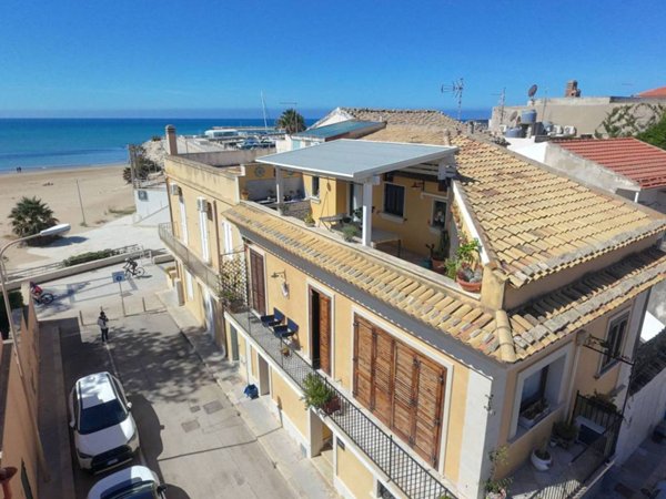 casa indipendente in vendita a Ragusa in zona Marina