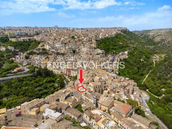 casa indipendente in vendita a Ragusa in zona Ibla
